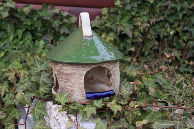 Krmítko pro ptáčky - zelená střecha