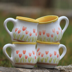 Hrnek se srdíčky