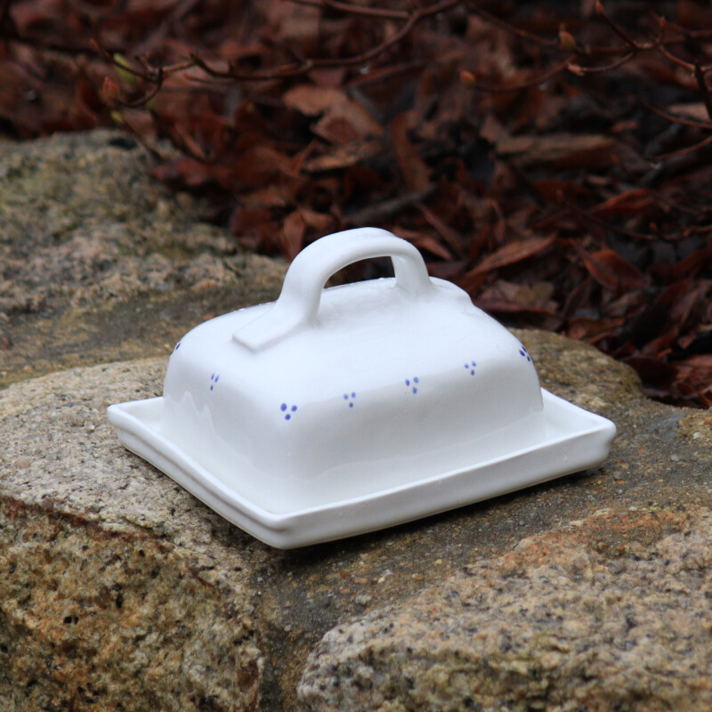 Máslenka - modré puntíky