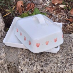 Máslenka se srdíčky