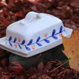 Máslenka - modré listy